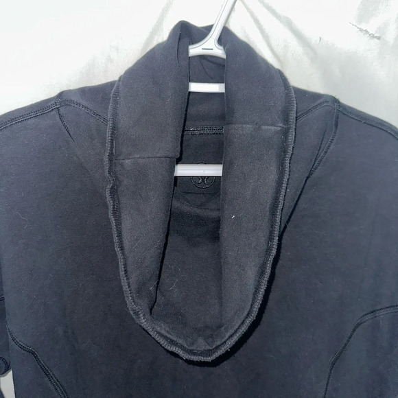 Lululemon Size 6/8 - Picture 2 of 6